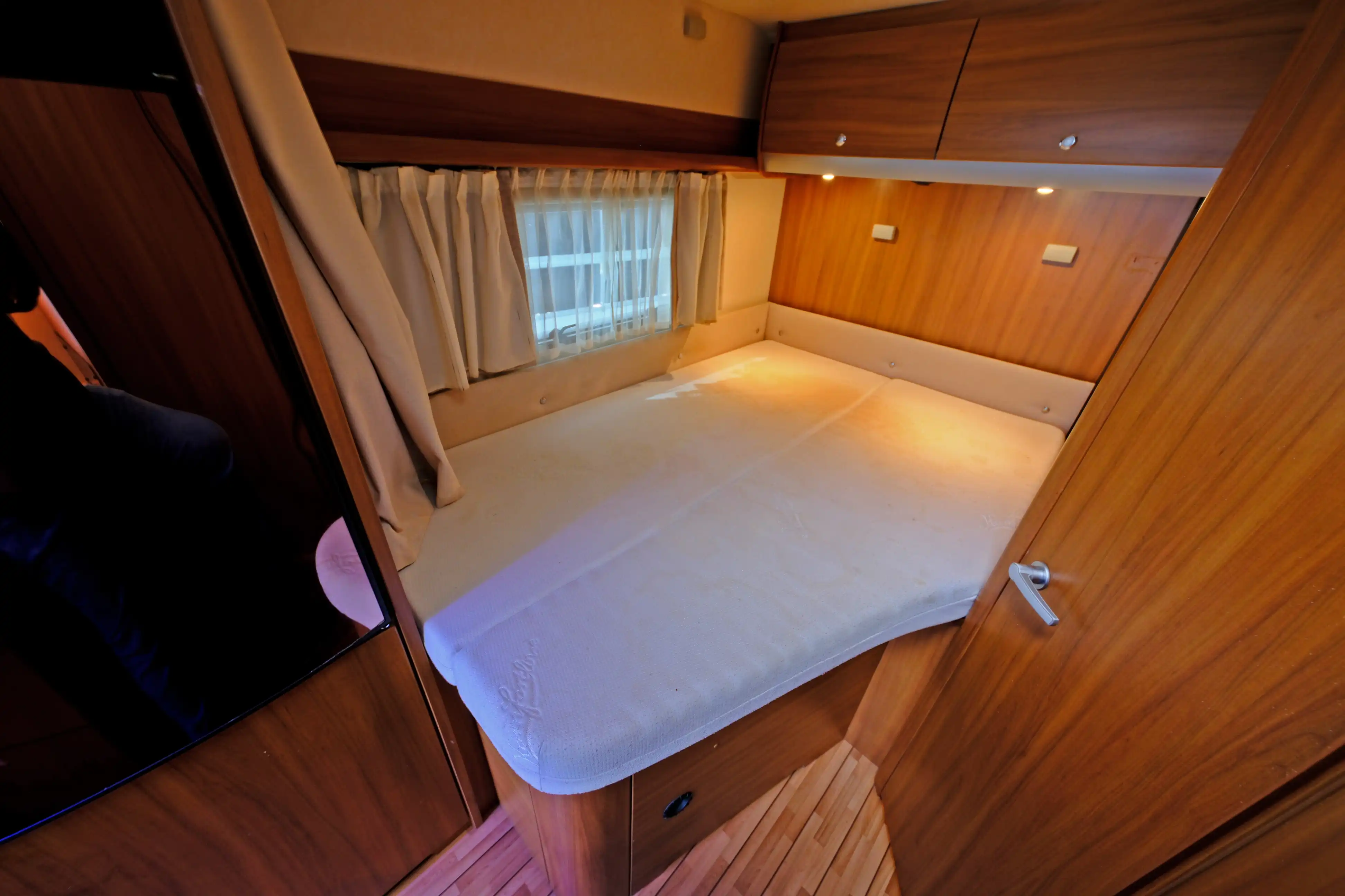 KNAUS SKY WAVE 650 MF - Ansicht 10